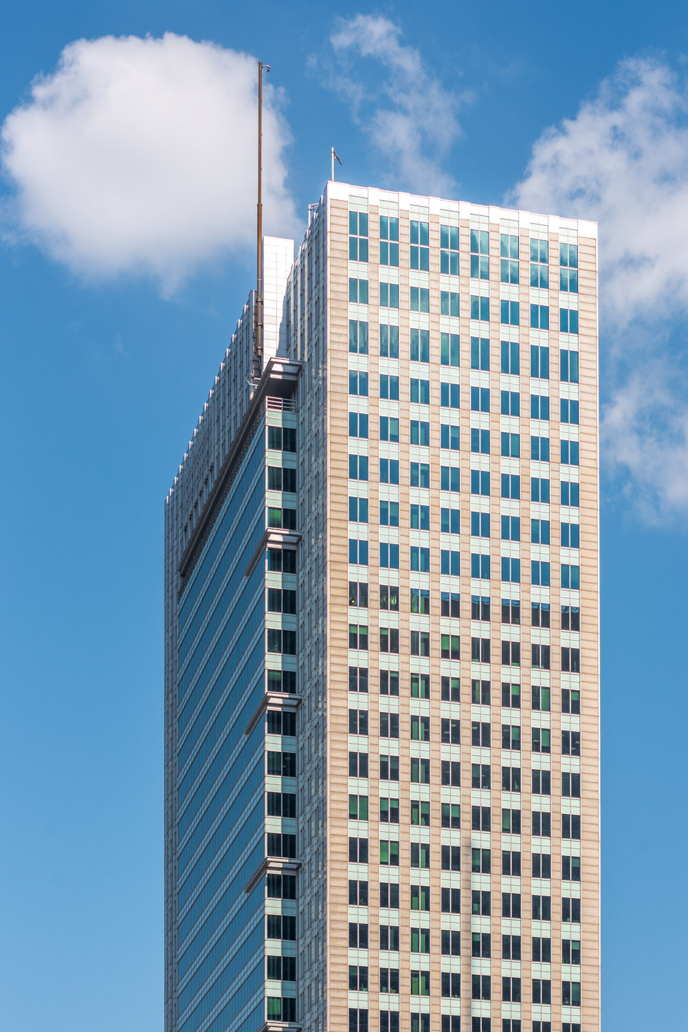 Zdjęcie architektury budynku Warsaw Financial Center